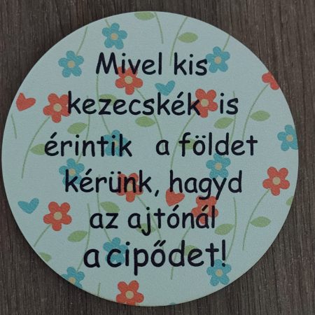 Mivel kis kezecskék.....